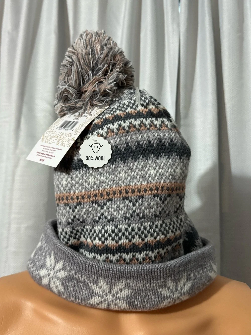 Great MukLuks print women one size Pom Pom warm cozy hat new